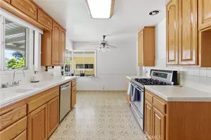 8104 Valdina Dr, Downey, CA 90240 - Photo 9