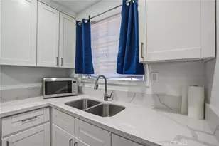 4076 Hillcrest Dr, Los Angeles, CA 90008 - Photo 13
