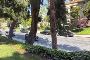 2277 Via Mariposa W, Laguna Woods, CA 92637 - Photo 11