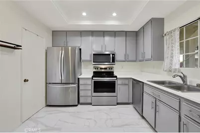 154 Gallery, Tustin, CA 92782 - Photo 17