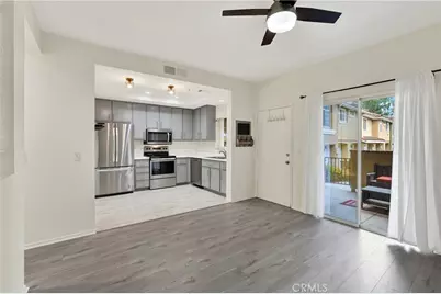 154 Gallery, Tustin, CA 92782 - Photo 5