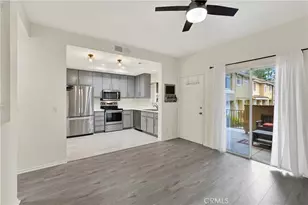 154 Gallery, Tustin, CA 92782 - Photo 5