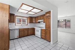 17081 Kampen Ln, Huntington Beach, CA 92647 - Photo 9