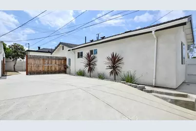 11445 Saticoy Street, North Hollywood, CA 91605 - Photo 19