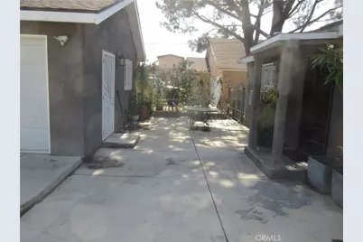 16592 Valencia, Fontana, CA 92335 - Photo 7