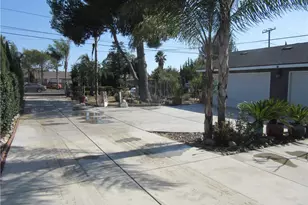 16592 Valencia, Fontana, CA 92335 - Photo 9