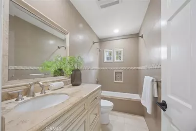 341 N June, Los Angeles, CA 90004 - Photo 41