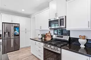 102 Trailblaze, Irvine, CA 92618 - Photo 9