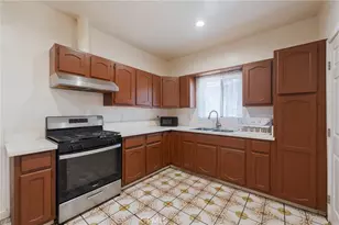 532 S Flower St, Inglewood, CA 90301 - Photo 9