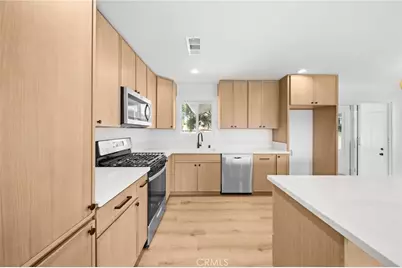 7645 Hilton Avenue, Yucca Valley, CA 92284 - Photo 9