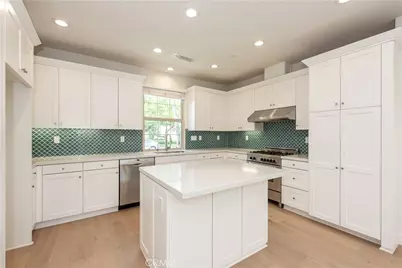 152 Excursion, Irvine, CA 92618 - Photo 3