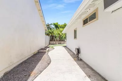1094 Sea Bluff, Costa Mesa, CA 92627 - Photo 37