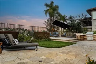 8 Flores, Lake Forest, CA 92610 - Photo 3