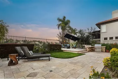 8 Flores, Lake Forest, CA 92610 - Photo 3