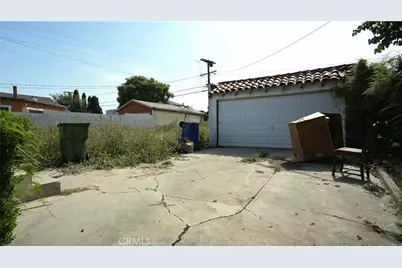10504 S Manhattan, Los Angeles, CA 90047 - Photo 5