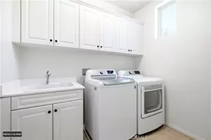 210 Mantle, Irvine, CA 92618 - Photo 31