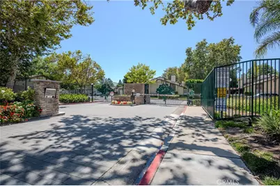 2528 -D N Tustin, Santa Ana, CA 92705 - Photo 37