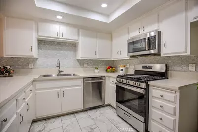 2528 -D N Tustin, Santa Ana, CA 92705 - Photo 17