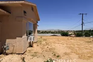 16192 Molino, Victorville, CA 92395 - Photo 11