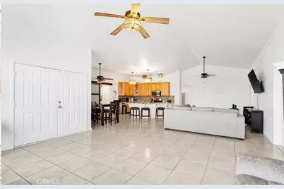 16192 Molino, Victorville, CA 92395 - Photo 23