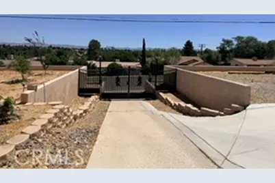 16192 Molino, Victorville, CA 92395 - Photo 7
