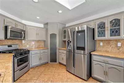 7592 Redwood Avenue, Hesperia, CA 92345 - Photo 25