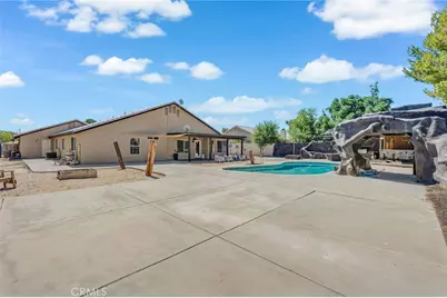7592 Redwood Avenue, Hesperia, CA 92345 - Photo 55