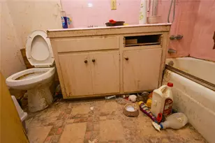 447 E 94th St, Los Angeles, CA 90003 - Photo 27