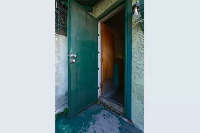 447 E 94th Street, Los Angeles, CA 90003 - Photo 33