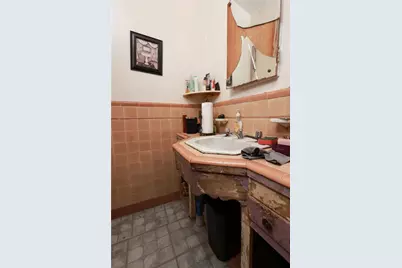 447 E 94th Street, Los Angeles, CA 90003 - Photo 31