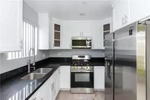 531 W 80th St, Los Angeles, CA 90044 - Photo 9