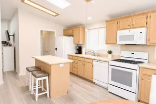 9850 Garfield, Huntington Beach, CA 92646 - Photo 11