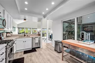 49 Montanas Este, Irvine, CA 92612 - Photo 13