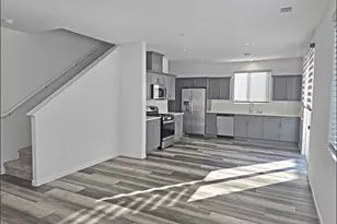 3021 N Sowell St, Visalia, CA 93291 - Photo 3