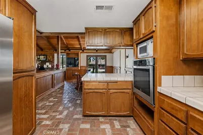 34407 Fairview Dr, Yucaipa, CA 92399 - Photo 7