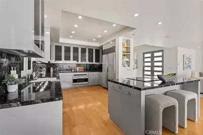 1554 E Oceanfront, Newport Beach, CA 92661 - Photo 11