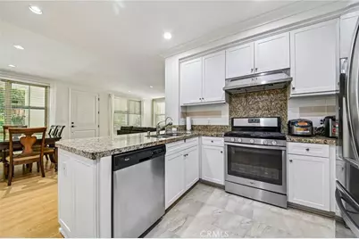 95 Mayfair, Irvine, CA 92620 - Photo 5