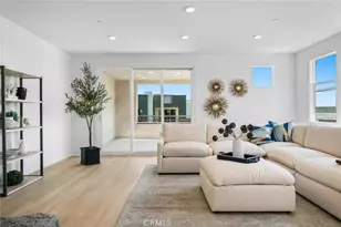 303 Baluster, Irvine, CA 92618 - Photo 3