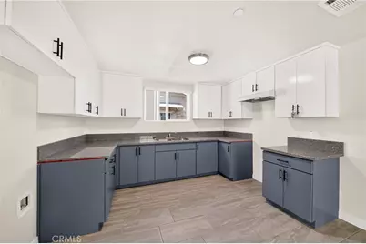 924 W 75th Street, Los Angeles, CA 90044 - Photo 15