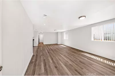 924 W 75th Street, Los Angeles, CA 90044 - Photo 9