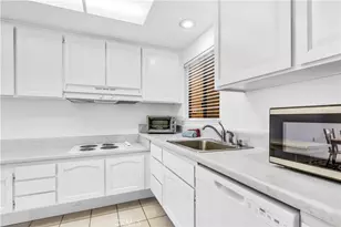878 Via Mendoza, Laguna Woods, CA 92637 - Photo 9