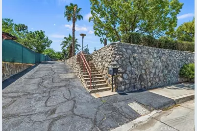 521 W Citrus, Redlands, CA 92373 - Photo 5