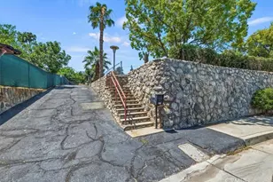 521 W Citrus, Redlands, CA 92373 - Photo 5