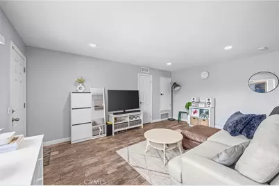 1554 Border #B, Corona, CA 92882 - Photo 3