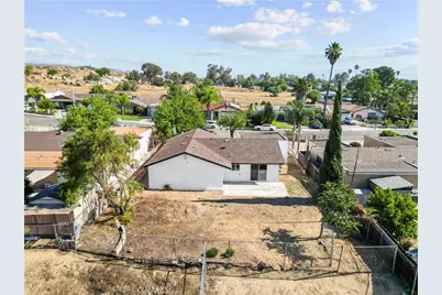 527 W 10th, Perris, CA 92570 - Photo 61