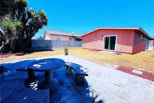 1426 E 48th Pl, Los Angeles, CA 90011 - Photo 9