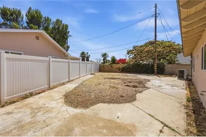 28047 Ermine, Canyon Country, CA 91351 - Photo 23