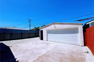 231 E 105th St, Los Angeles, CA 90003 - Photo 7