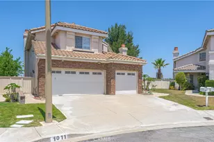 1011 S Mountcrest Ct, Anaheim, CA 92808 - Photo 3