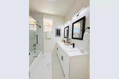 4259 Walton Avenue, Los Angeles, CA 90037 - Photo 15